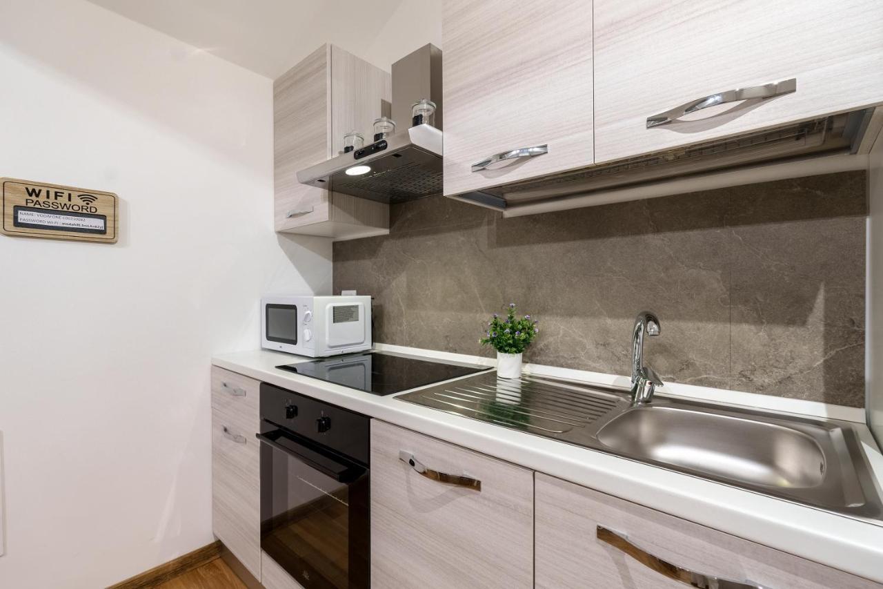 Centro Storico Duomo A 5 Minuti Love Suite Wifi Netflix Milano Dış mekan fotoğraf