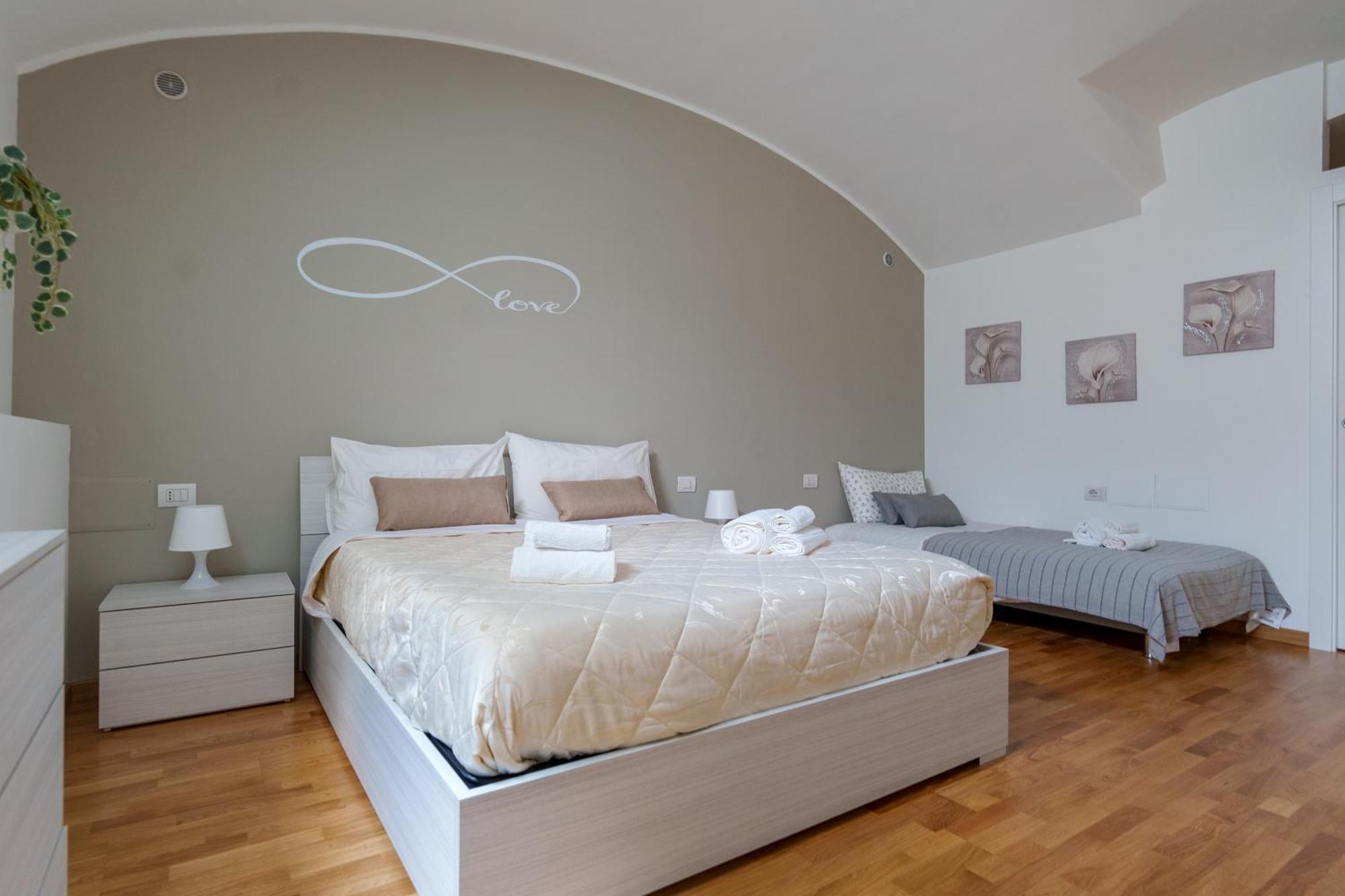 Centro Storico Duomo A 5 Minuti Love Suite Wifi Netflix Milano Dış mekan fotoğraf